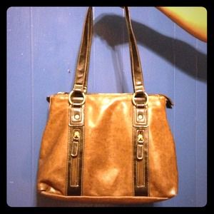 Reserved @eclecticegrer Vintage handbag & oils