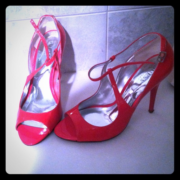 Hot pink GUESS Marciano heels