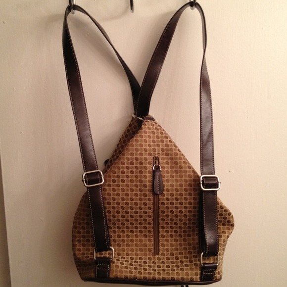 9 West Dual Backpack Bucket Handbag - Picture 2 of 4