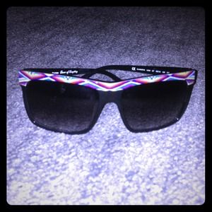 Juicy Couture Accessories - Juicy Couture Aztec print sunglasses Juicy Couture Accessories - Juicy Couture Aztec print sunglasses