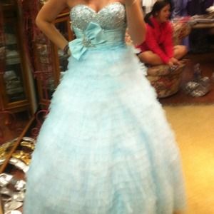 Designer Mac Duggal prom dress