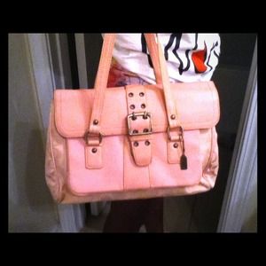 **Hold** Light pink coach purse