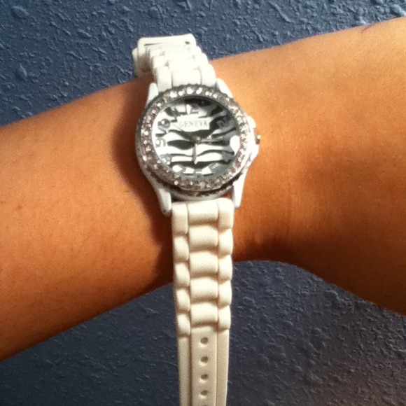 a watch - Picture 2 of 3