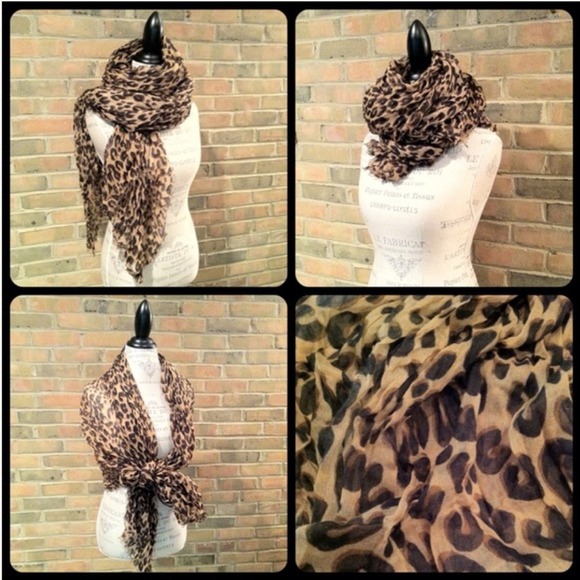 *Reserved!* Brand new! Leopard Print Scarf