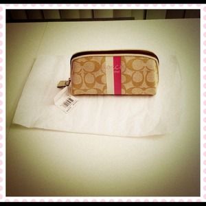 🌹Reduced🌹Coach cosmetic case NWT