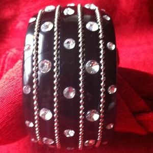 💢SOLD to Coworker💢Crystal and Metal bracelet.