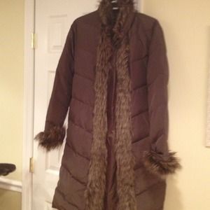 REDUCED✂Brown puffy coat with fur collar & sleeves