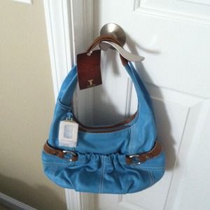 REDUCED - 100% leather Tiganenllo bag