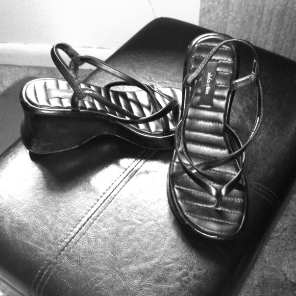 Black strappy heely sandals