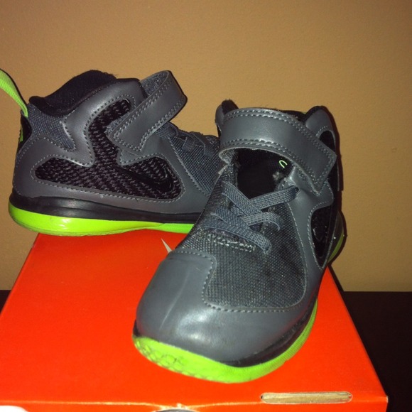 Boys Jordan's, sizes 7.5-8.5, Price neg. in bulk - Picture 3 of 4