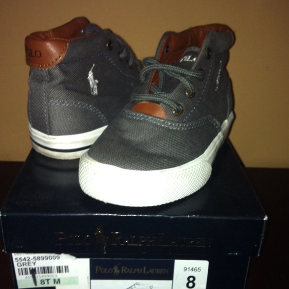 Boys shoes, sizes 7.5-8.5, price neg in bulk - Picture 3 of 3