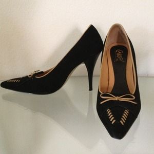 Sexy yet conservative Carlos Santana pumps, sz 8.5