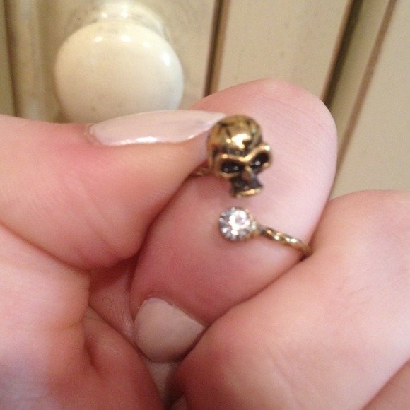 Jewelry - Gold Skull and Rhinestone Ring