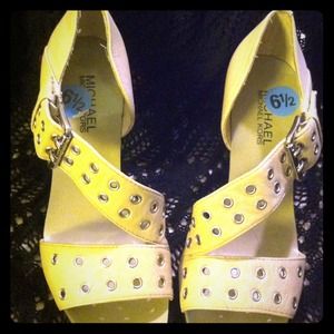 Michael Kors strappy tan heels-NEVER WORN😀😀