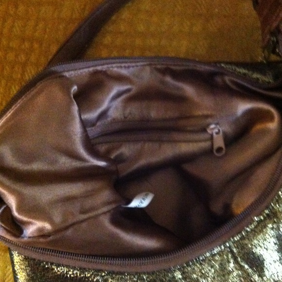 ~~~Pretty sequence n beaded gold shiny purse~~~ - Picture 2 of 2