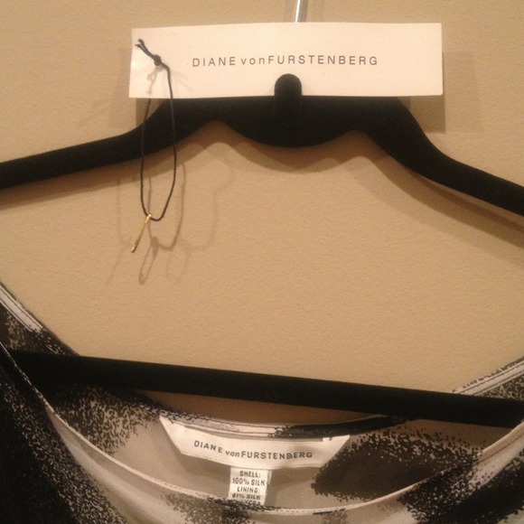 Diane Von Furstenberg SEXY Top Size 4 :: HOT - Picture 2 of 3