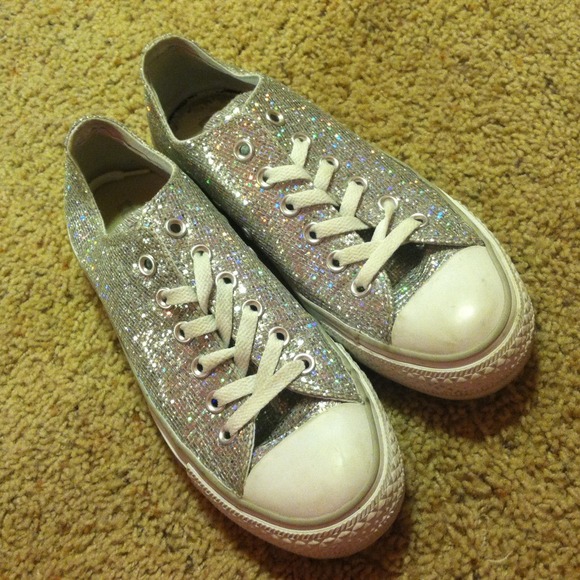GLITTER CONVERSE!