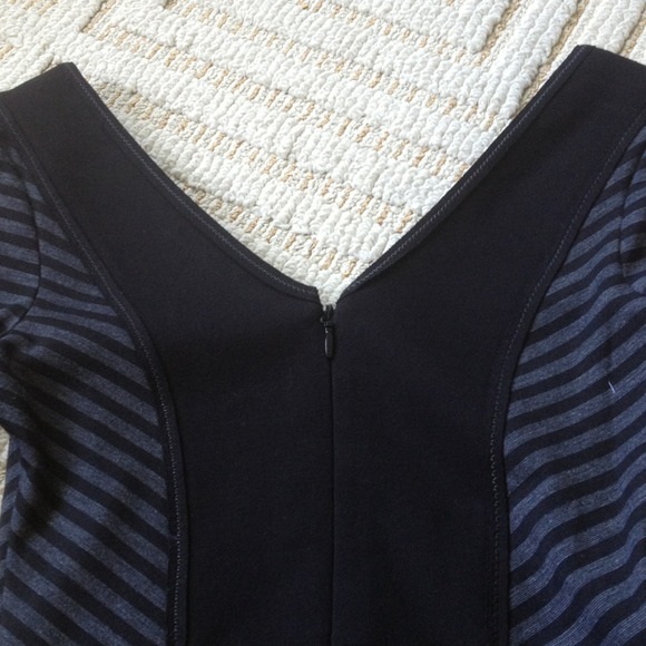 Dress - Picture 4 of 4