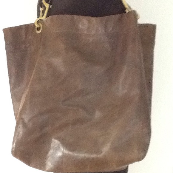 ***SOLD*** Oversized XL Distressed Leather Tote - Picture 4 of 4