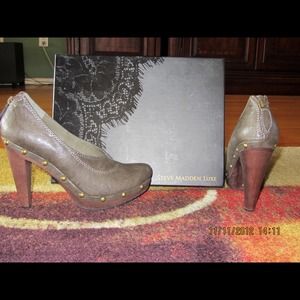 Sexy and trendy pumps.