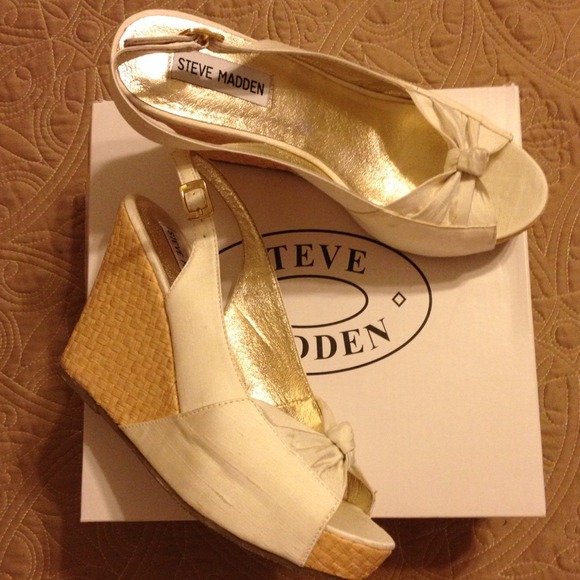Steve Madden Wedges cream