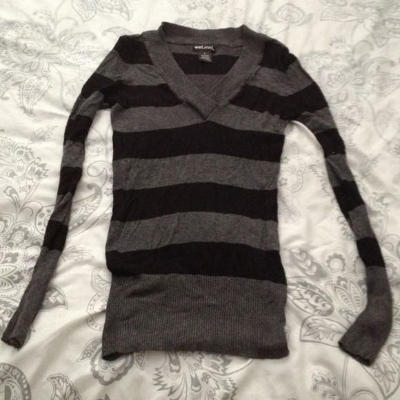 💢Sold💢Grey/black stripe sweater