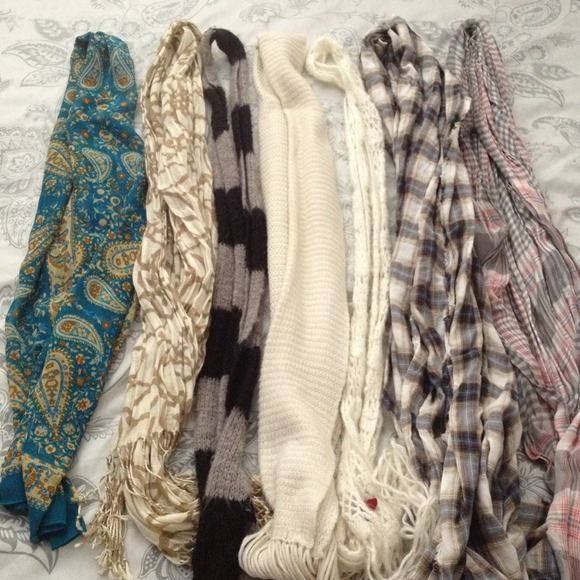 💢SOLD💢Scarfs. Choose one or buy in bundle!