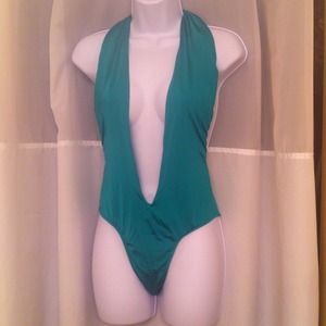 Beach Bunny NWT Swimwear Irina Onepiece green med