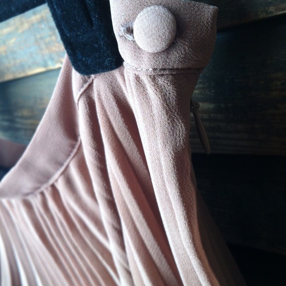 SOLD! Zara Midi-length Pleated Skirt - Picture 4 of 4