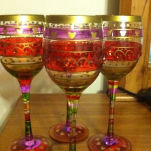 💢SOLD IN BUNDLE💢🍸Four Disney Wine Glasses🍸