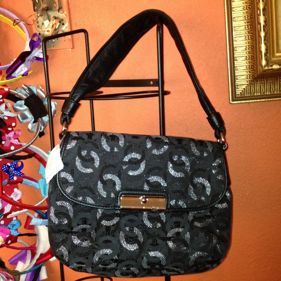 Coach Handbags - Trading Coach bag(brand new)