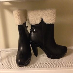 NWOT black boots!