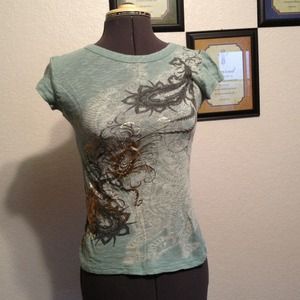 Super cute green detailed shirt