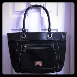 Brand new Nine West black shoulder handbag!