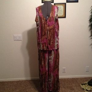 Print wide legged paint with matching over vest