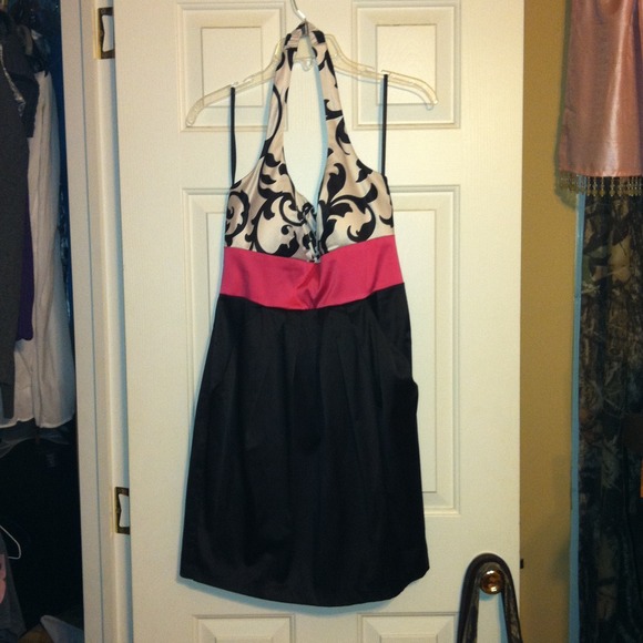 Demask print, hot pink above the knee dress..!!