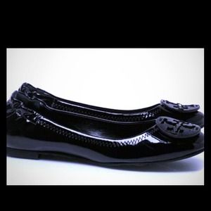 **Sold** Black patent leather reva flats
