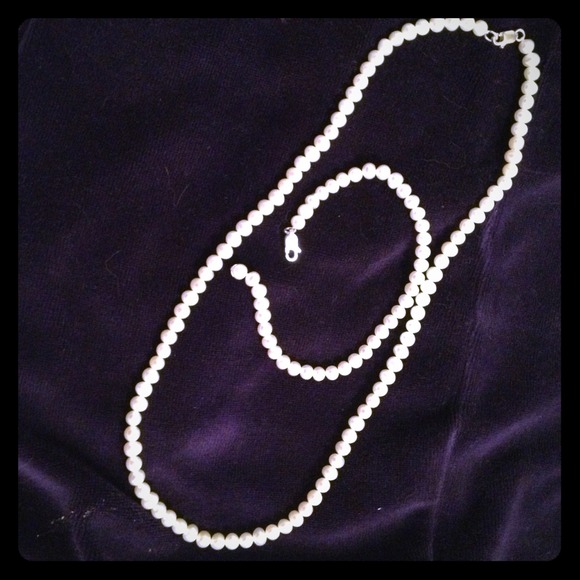 Pearl necklace and bracelet set.
