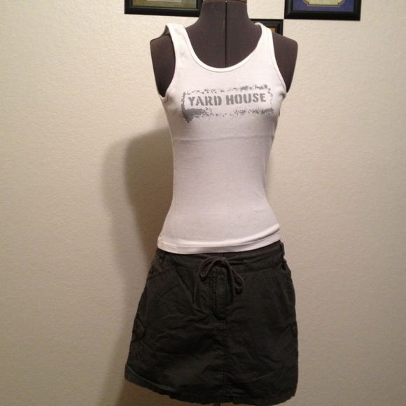 Olive green skirt with white tank - Picture 1 of 3