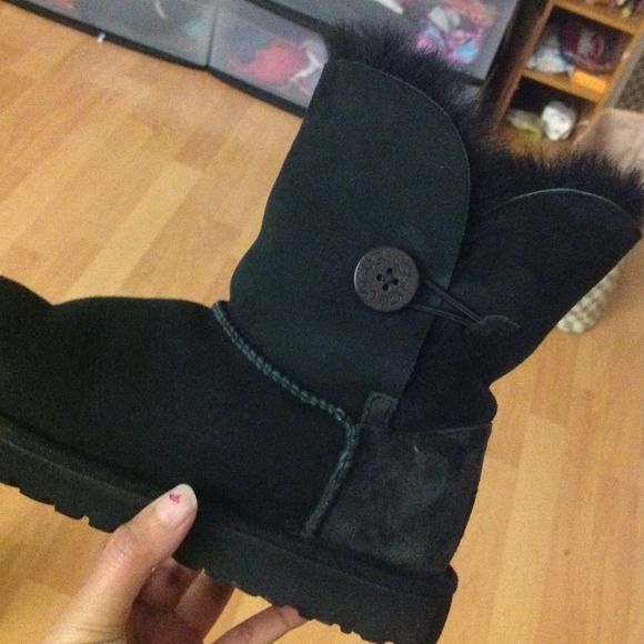 100% Authentic Bailey Button Australia Ugg - Picture 3 of 3