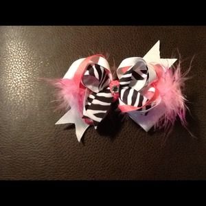 🌺White/Zebra and Pink Bow🌺