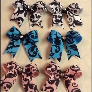 🌸Set of Small Damask Bow Clips🌸