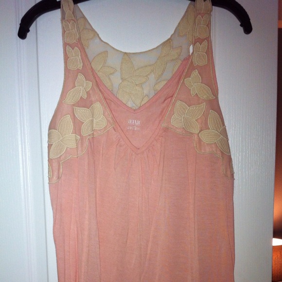 Sold 🎉Light pink tank