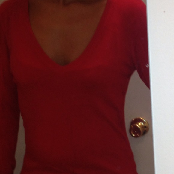 Zara red long sleeve v neck light-weight sweater - Picture 2 of 2