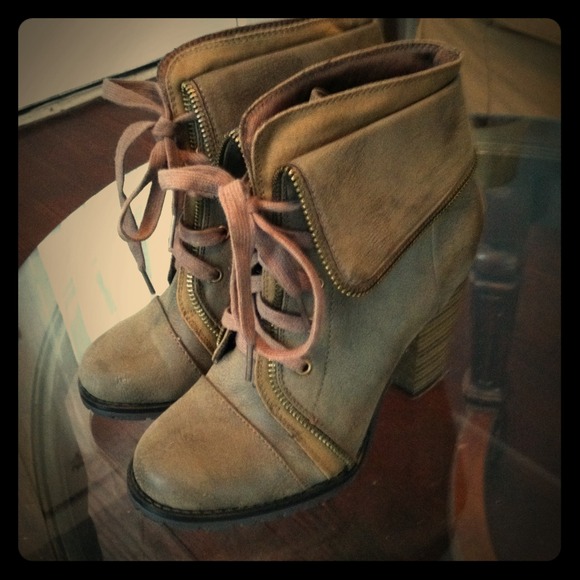 Charlotte Russe Boots - 💋REDUCED💋 size 7 boots
