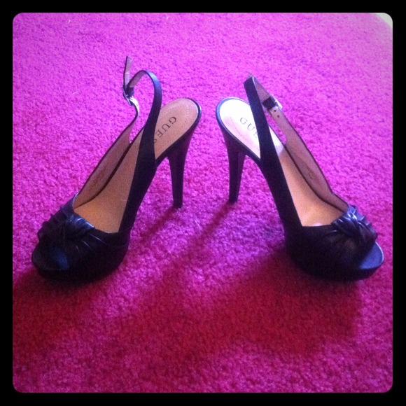 💢SOLD💢Black Guess peeptoe sling  heels size 6.5