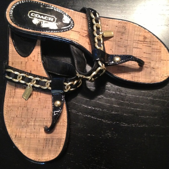 Coach patent leather and gold link thongs