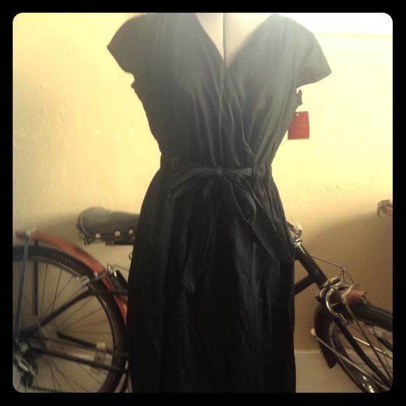 Brand new Isaac Mizrahi Black Dress
