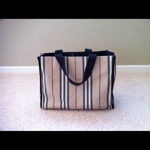 Burberry Handbags - Burberry canvas tote bag Burberry Handbags - Burberry canvas tote bag