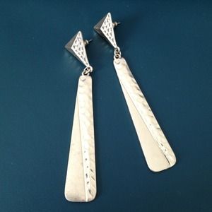 Matt gold hammered fragment earrings